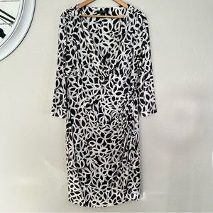 Ralph Lauren Short Sleeve Dress with Stretch Ruched Side. Size 16